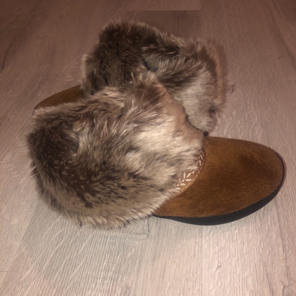 Isotoner/brown trimmed in fur/sz6.5-7